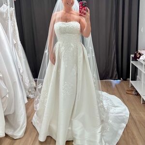 Luxe Privee June Wedding Gown *unaltered*